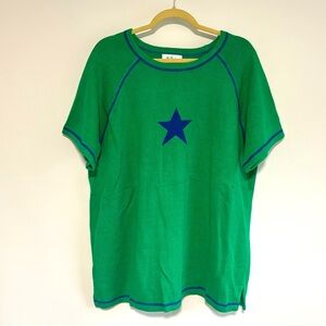 Quaker Factory short-sleeve green knit sweaterater with blue star